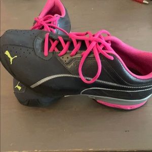 Women’s Puma sneakers